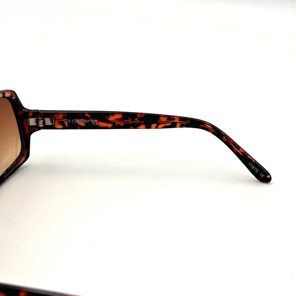 Liz Claiborne liz claiborne